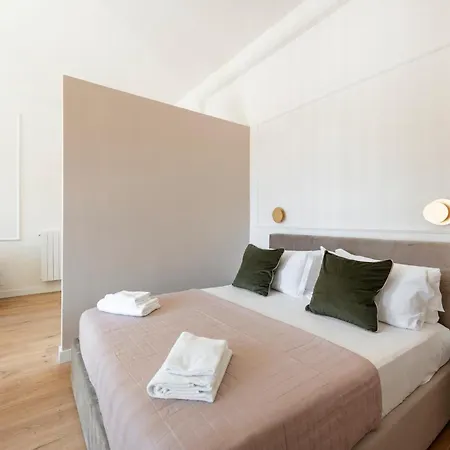 White Flat 60 -san Lorenzo- شقة روما
